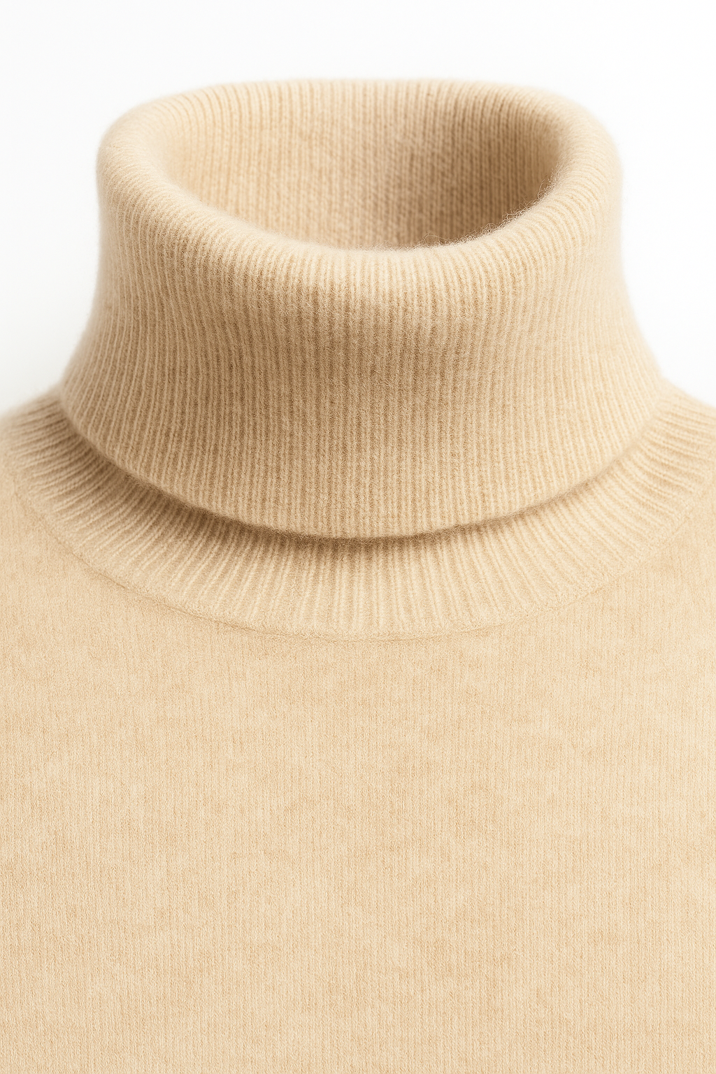 Avenzo Cashmere Turtleneck Beige
