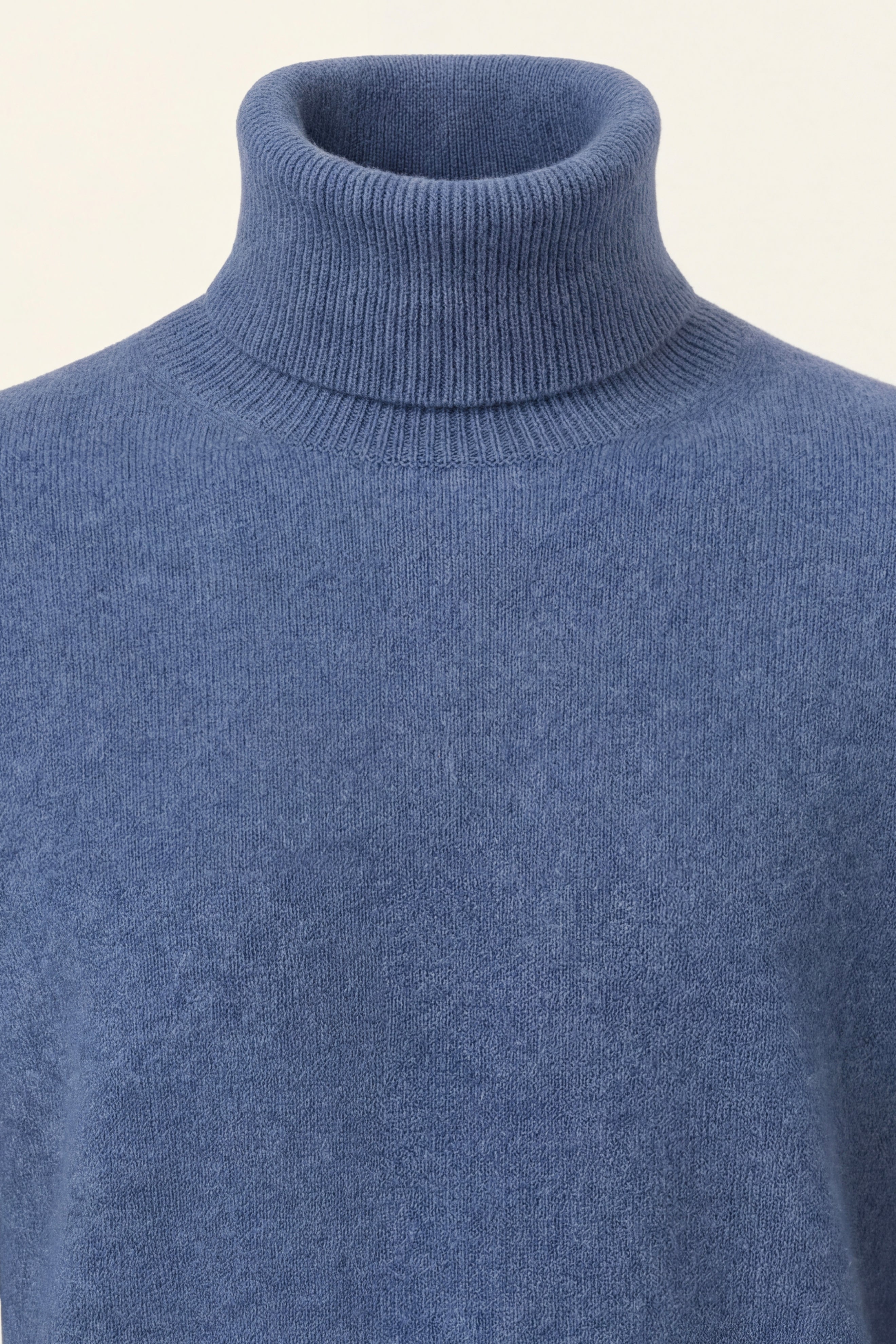 Avenzo Cashmere Turtleneck Blue