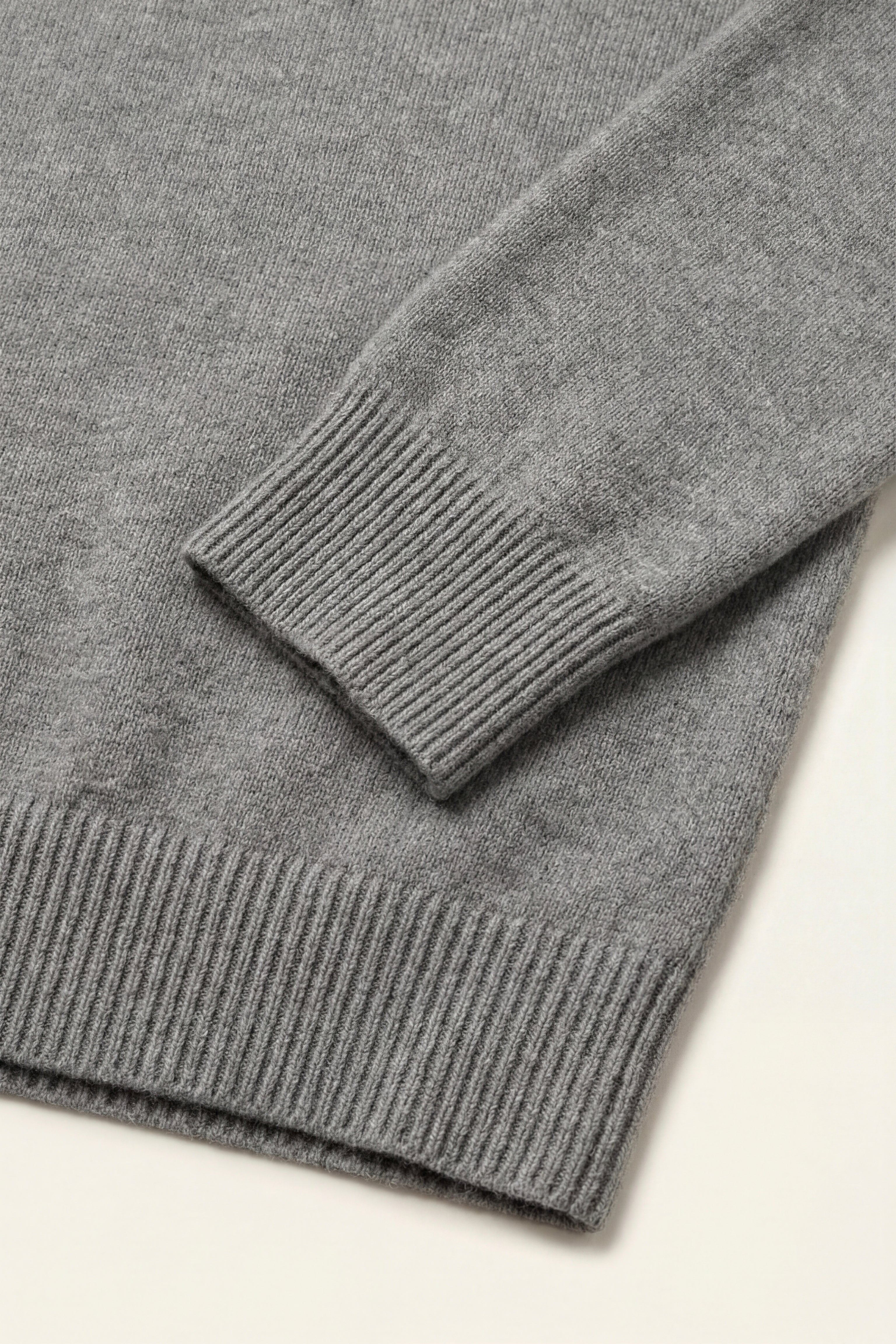 Avenzo Cashmere Turtleneck Grey